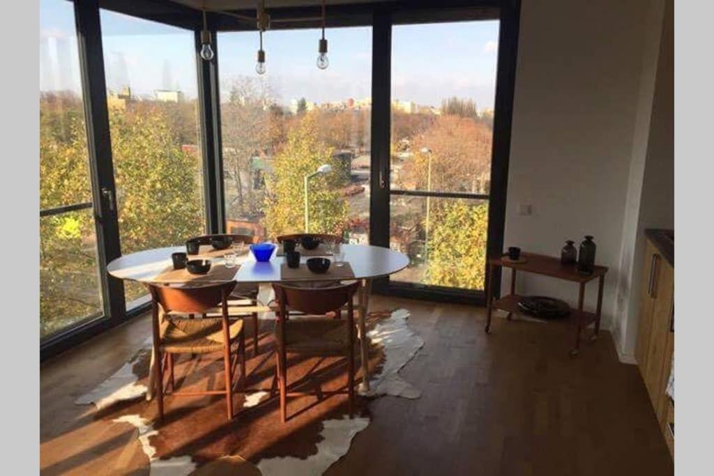 2 Bedroom Mauerpark-Apartment, Berlin Mitte View Calendar Esterno foto