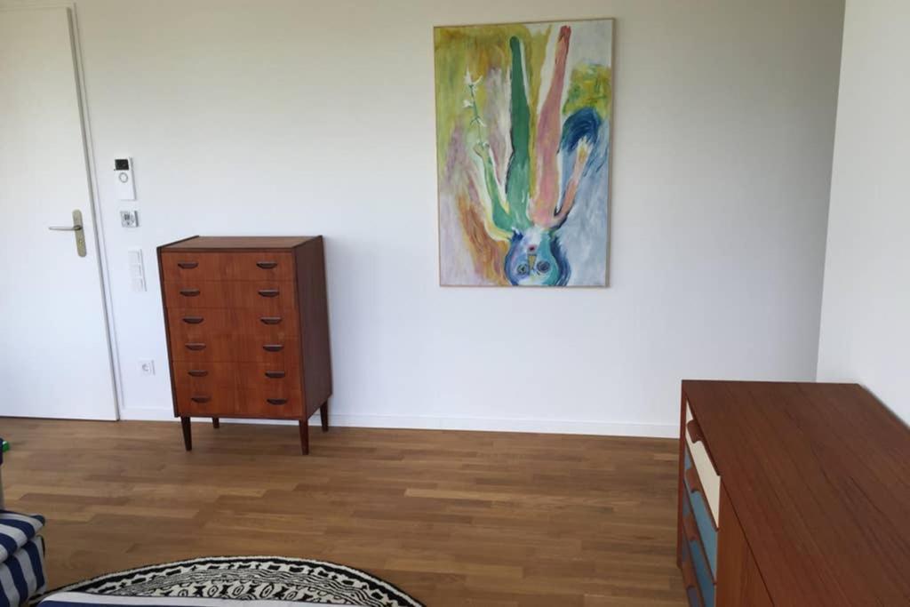 2 Bedroom Mauerpark-Apartment, Berlin Mitte View Calendar Esterno foto
