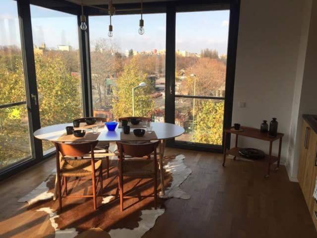 2 Bedroom Mauerpark-Apartment, Berlin Mitte View Calendar Esterno foto