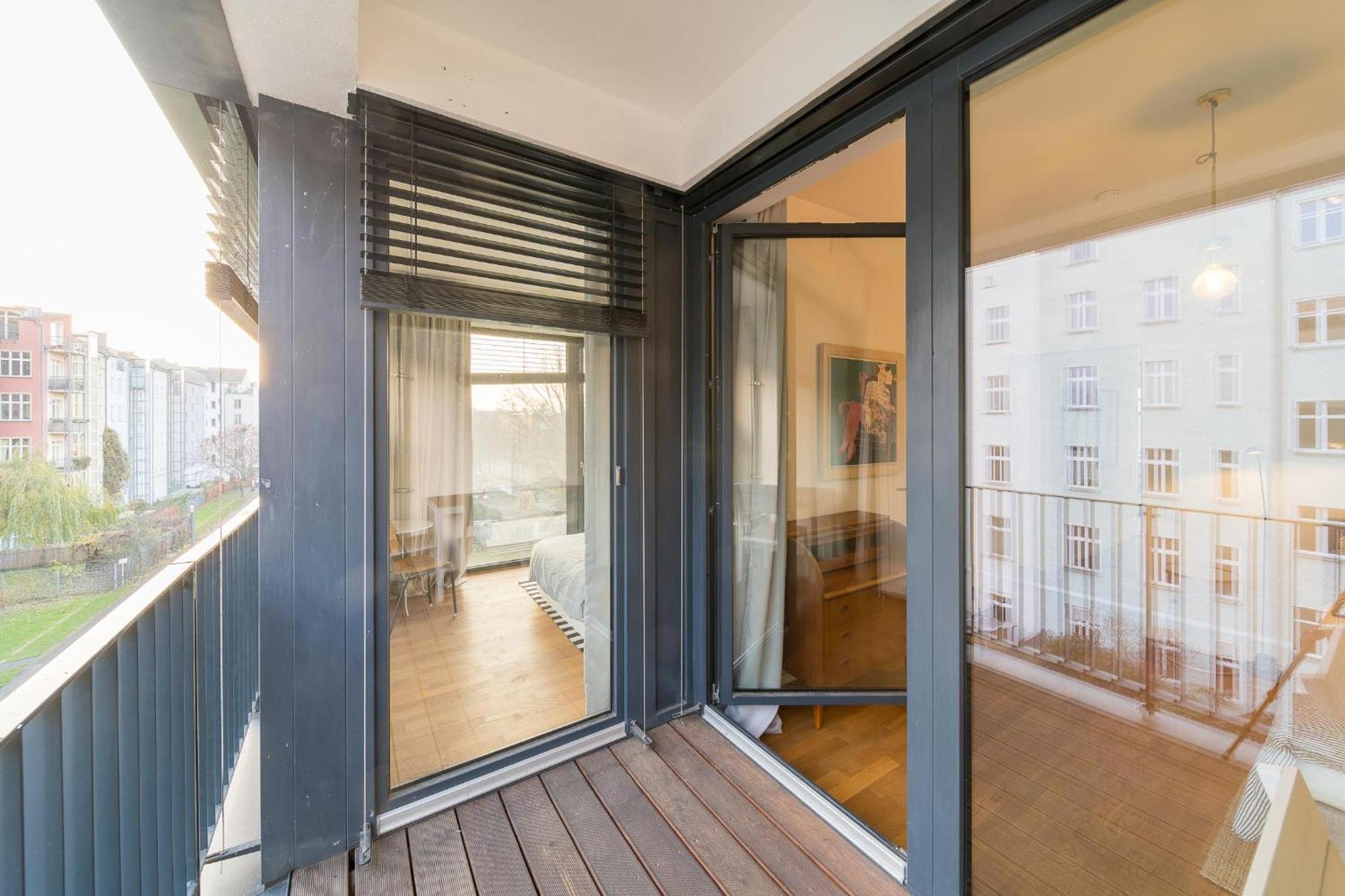 2 Bedroom Mauerpark-Apartment, Berlin Mitte View Calendar Esterno foto