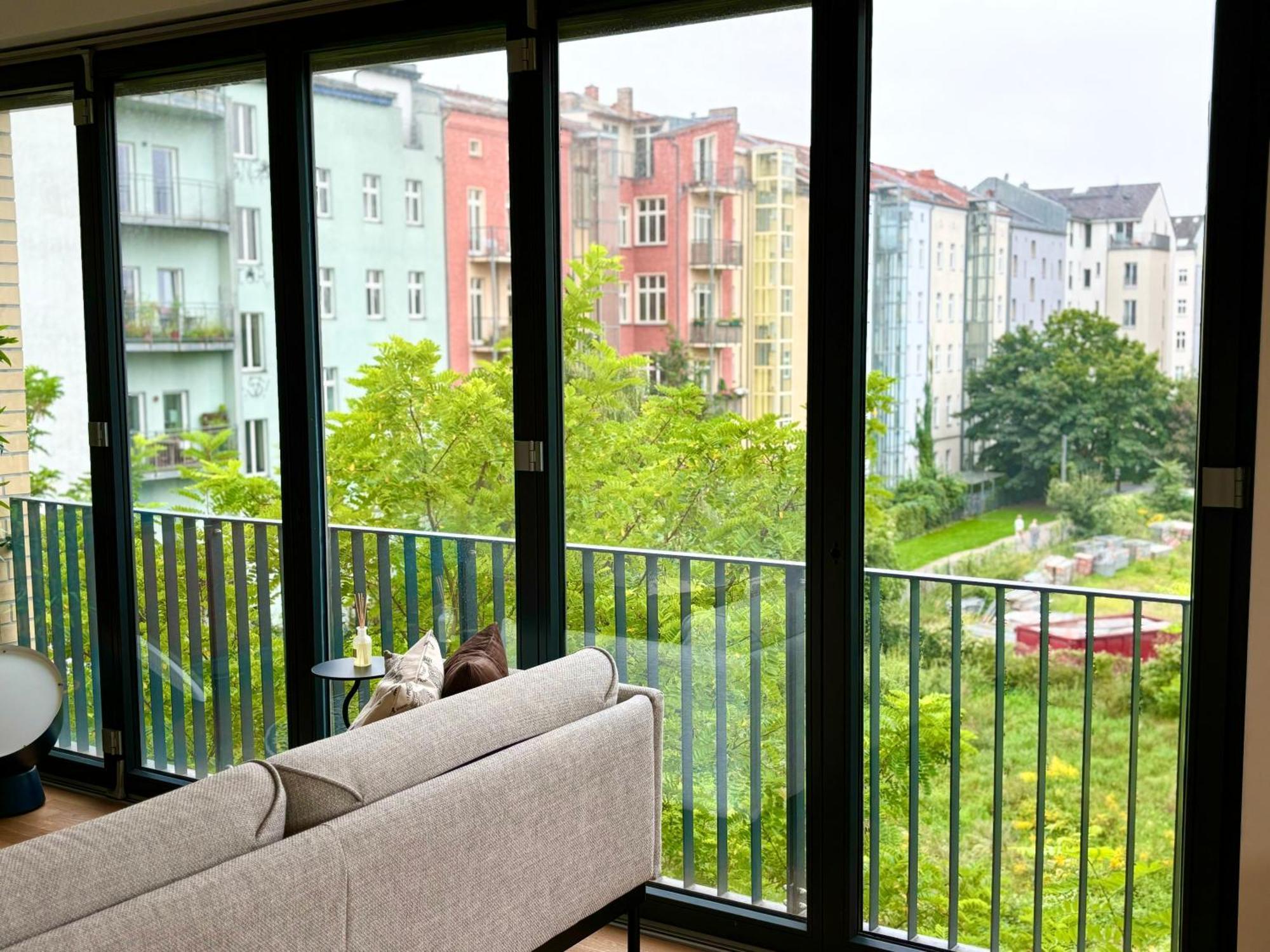 2 Bedroom Mauerpark-Apartment, Berlin Mitte View Calendar Esterno foto