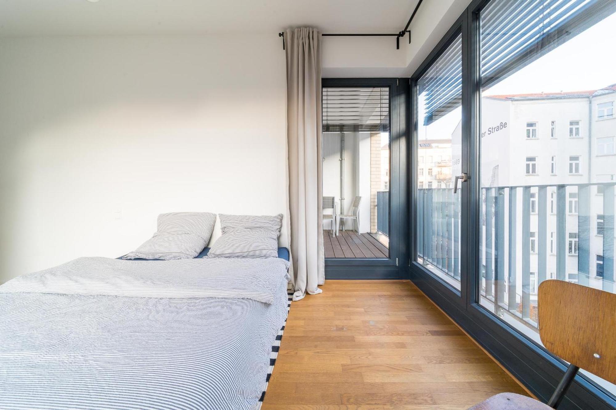 2 Bedroom Mauerpark-Apartment, Berlin Mitte View Calendar Esterno foto