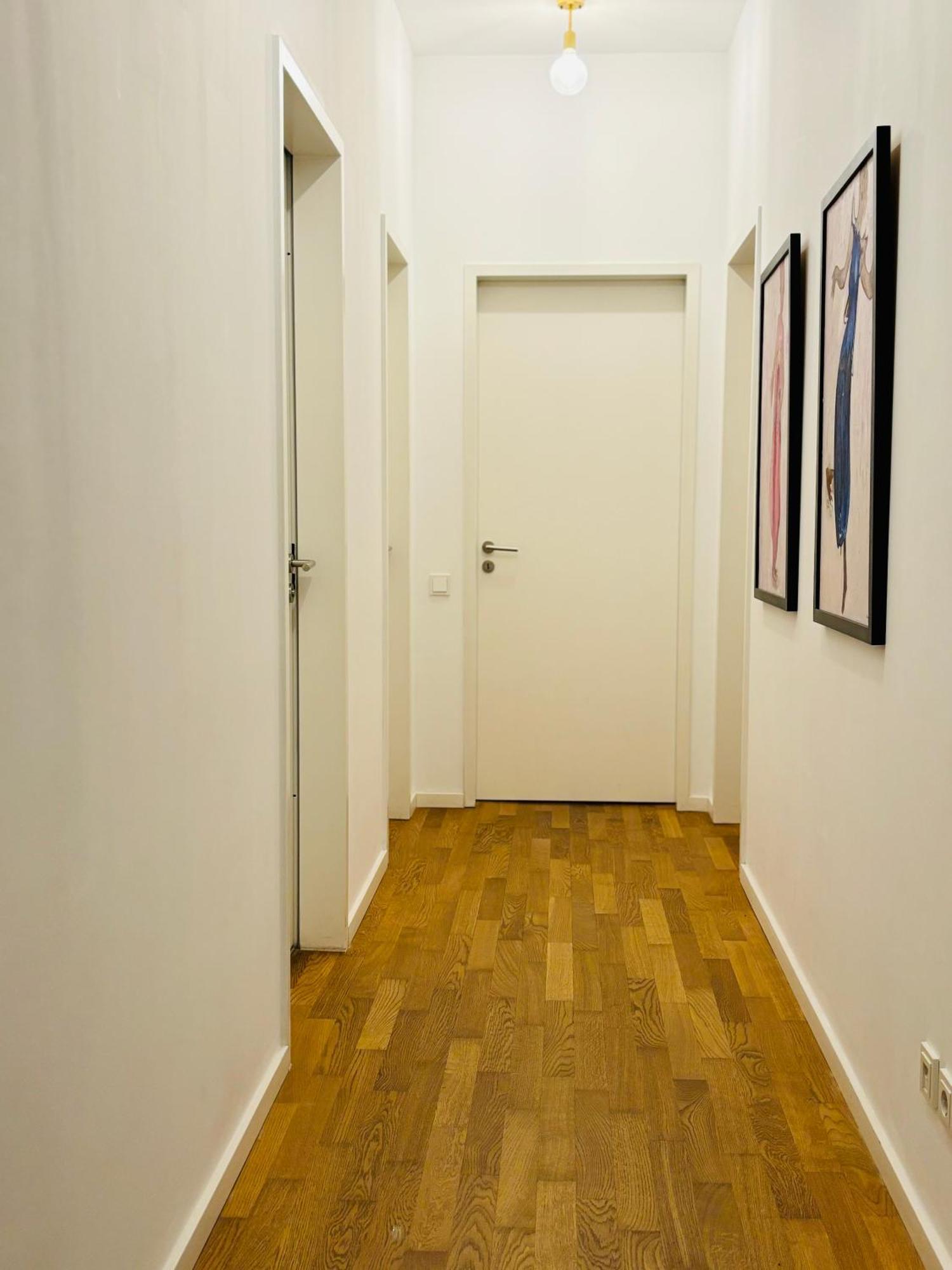 2 Bedroom Mauerpark-Apartment, Berlin Mitte View Calendar Esterno foto