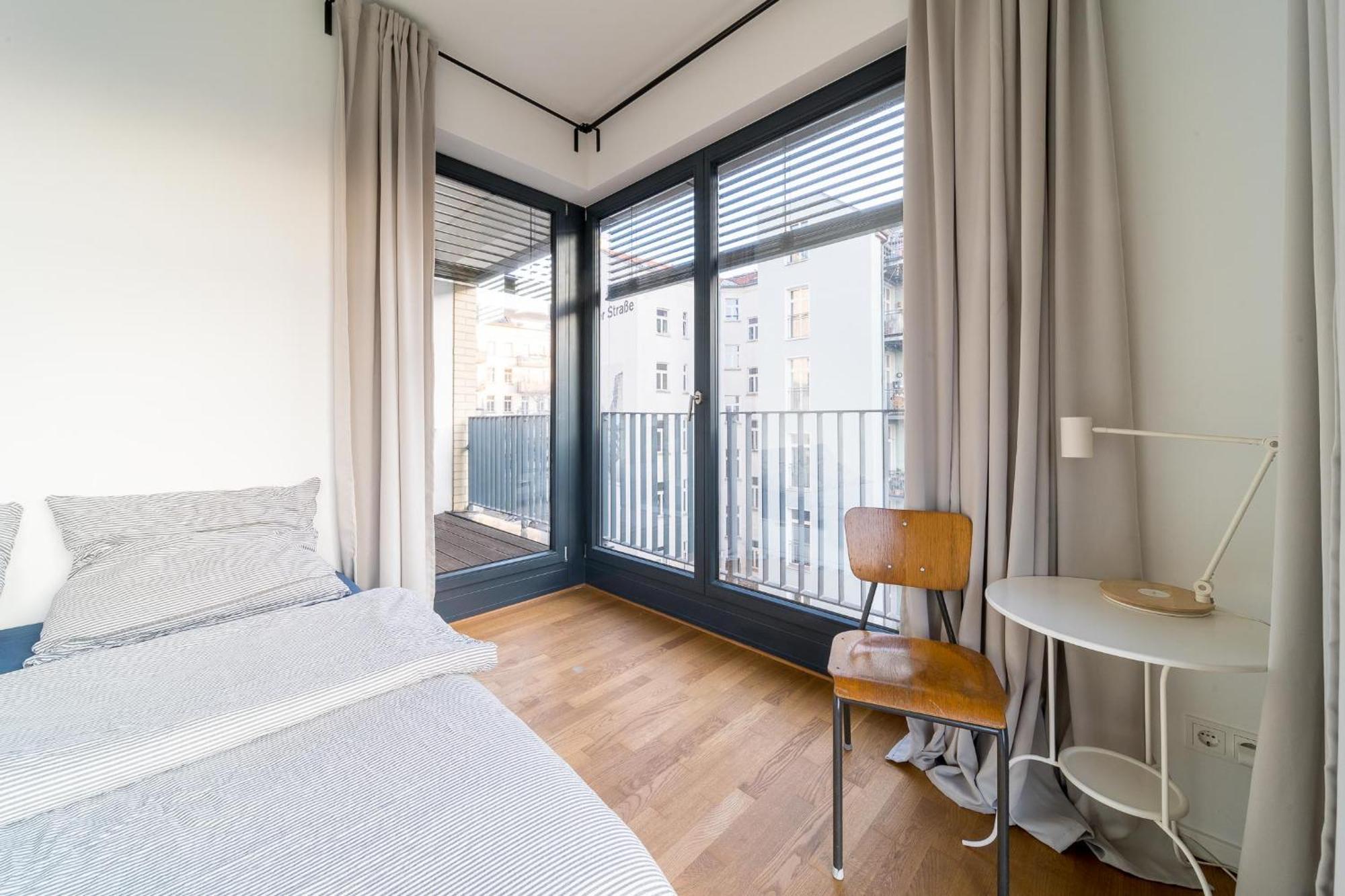 2 Bedroom Mauerpark-Apartment, Berlin Mitte View Calendar Esterno foto