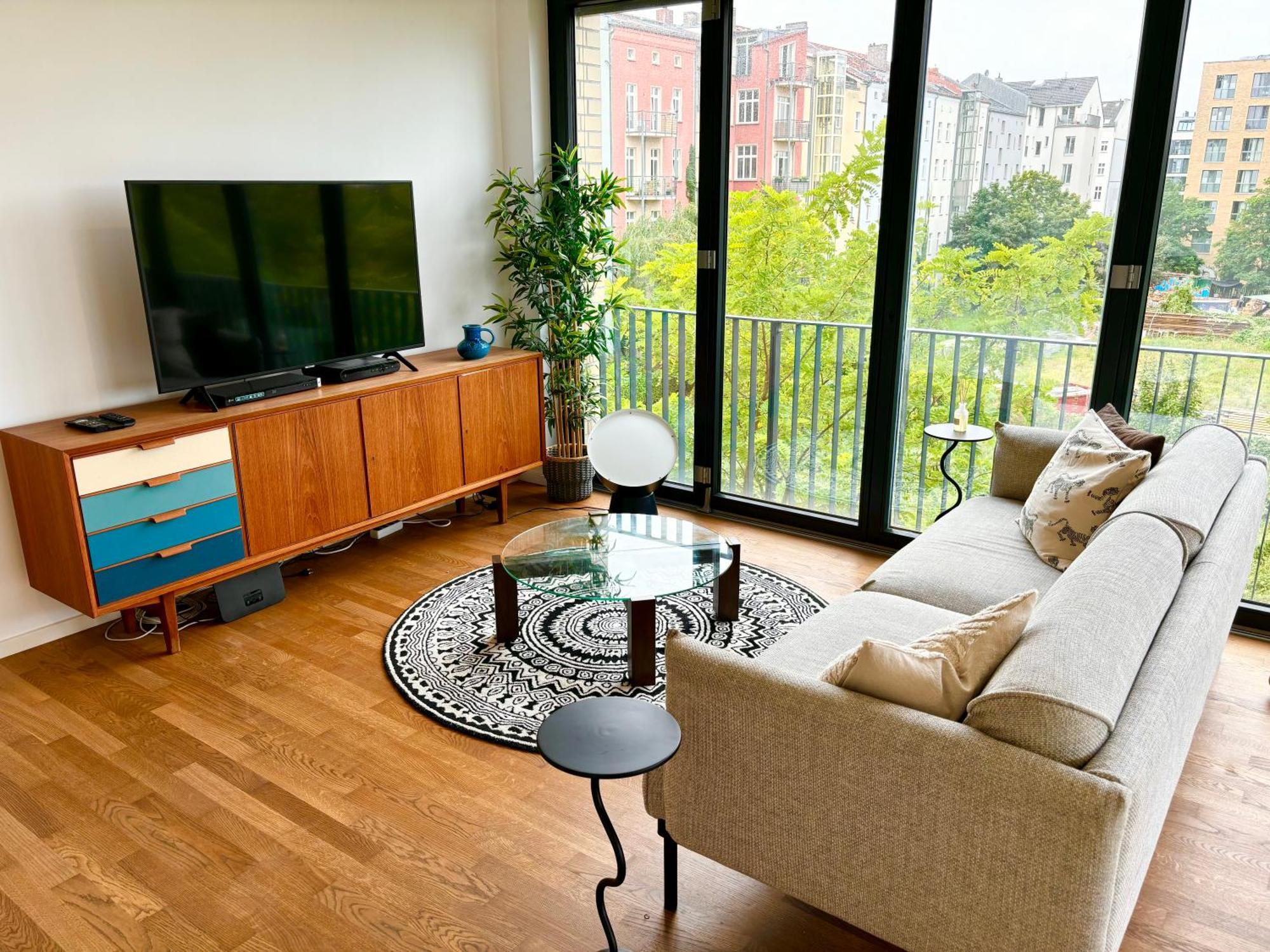 2 Bedroom Mauerpark-Apartment, Berlin Mitte View Calendar Esterno foto