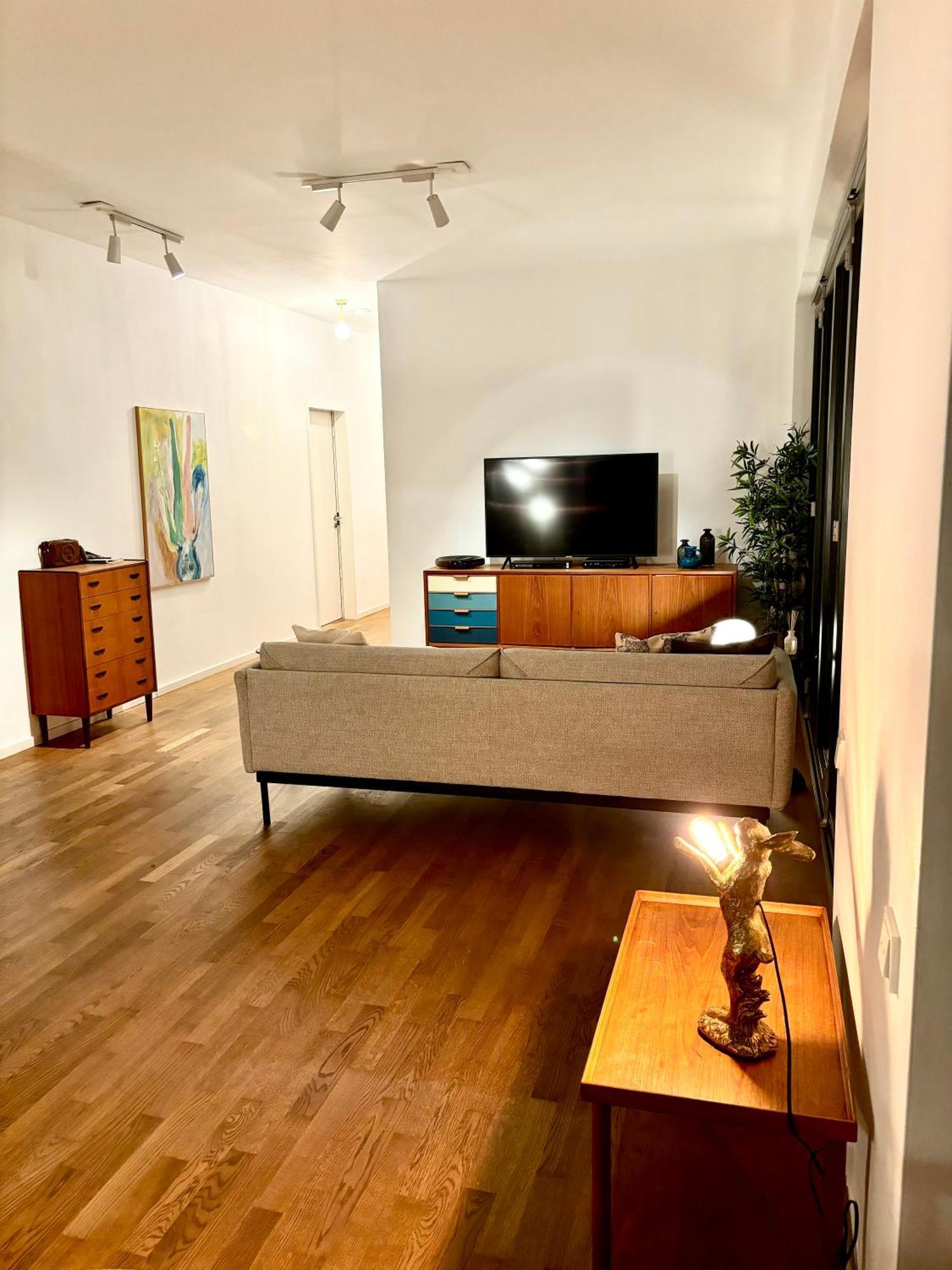 2 Bedroom Mauerpark-Apartment, Berlin Mitte View Calendar Esterno foto
