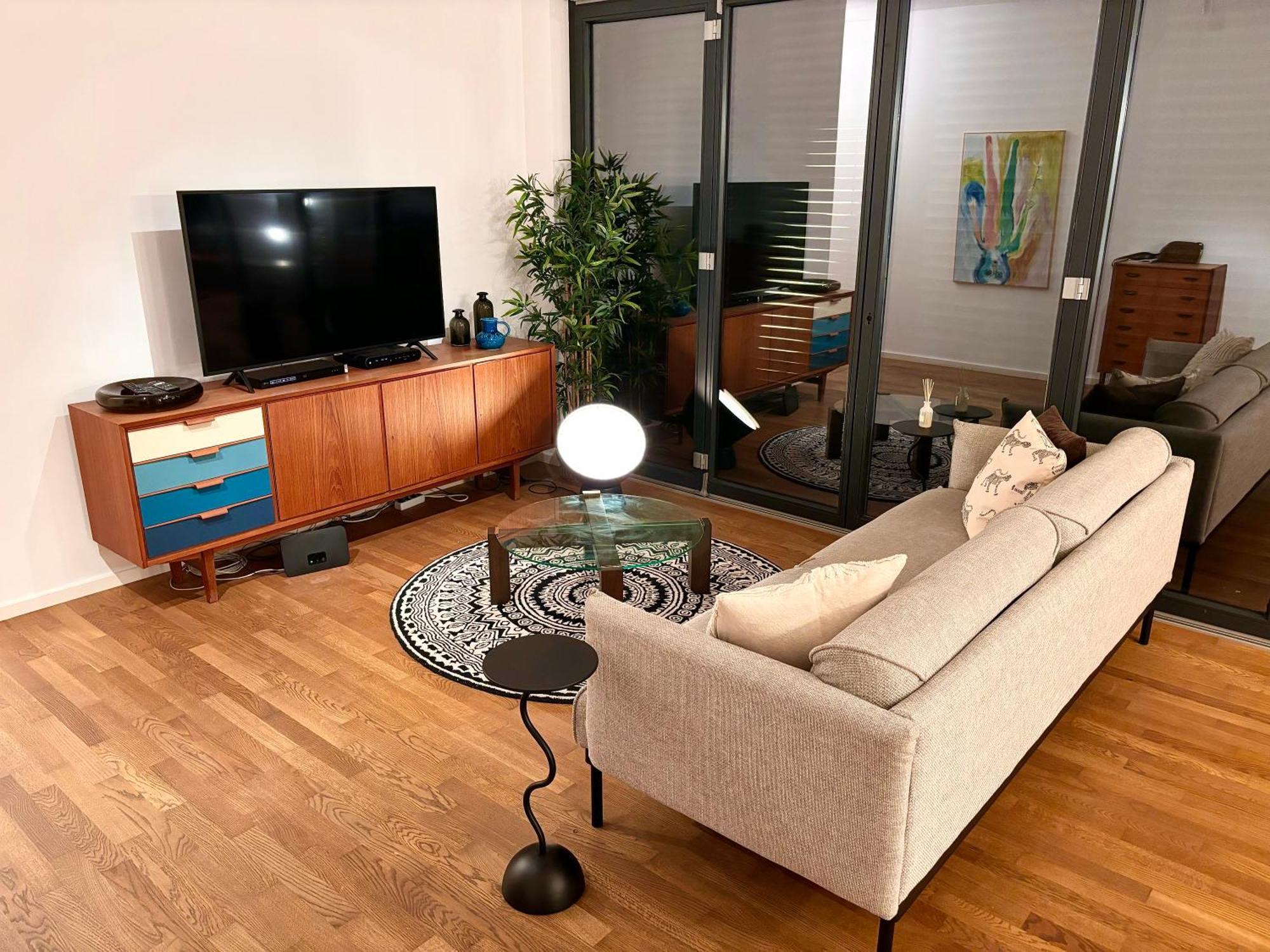 2 Bedroom Mauerpark-Apartment, Berlin Mitte View Calendar Esterno foto